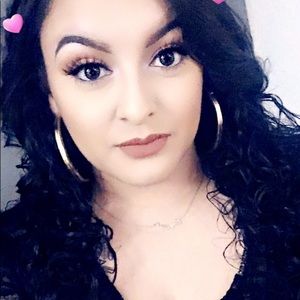 Meet your Posher, Crystal